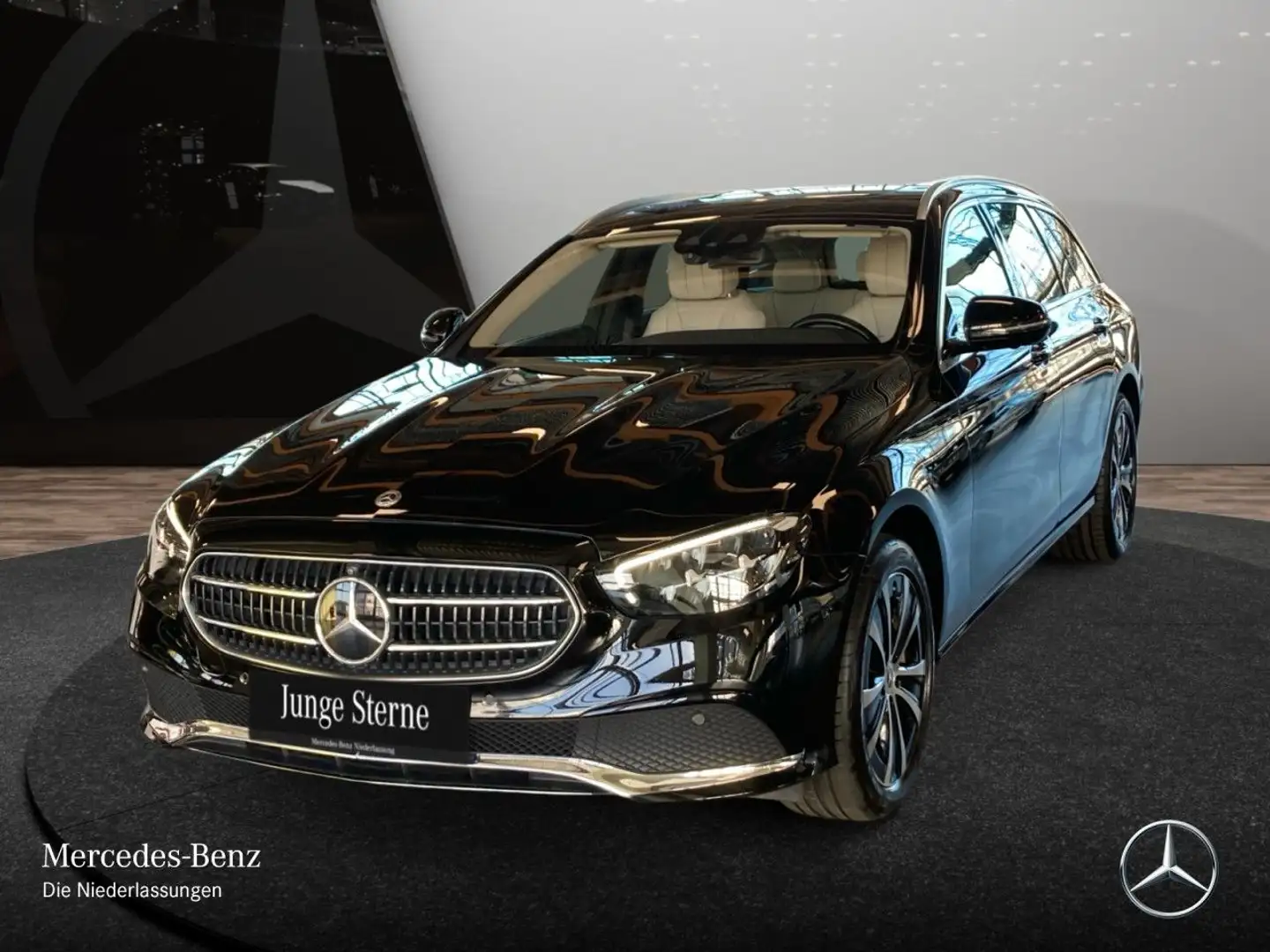 Mercedes-Benz E 300 de T 4M AVANTG+360+AHK+LED+FAHRASS+BURMESTER Schwarz - 2