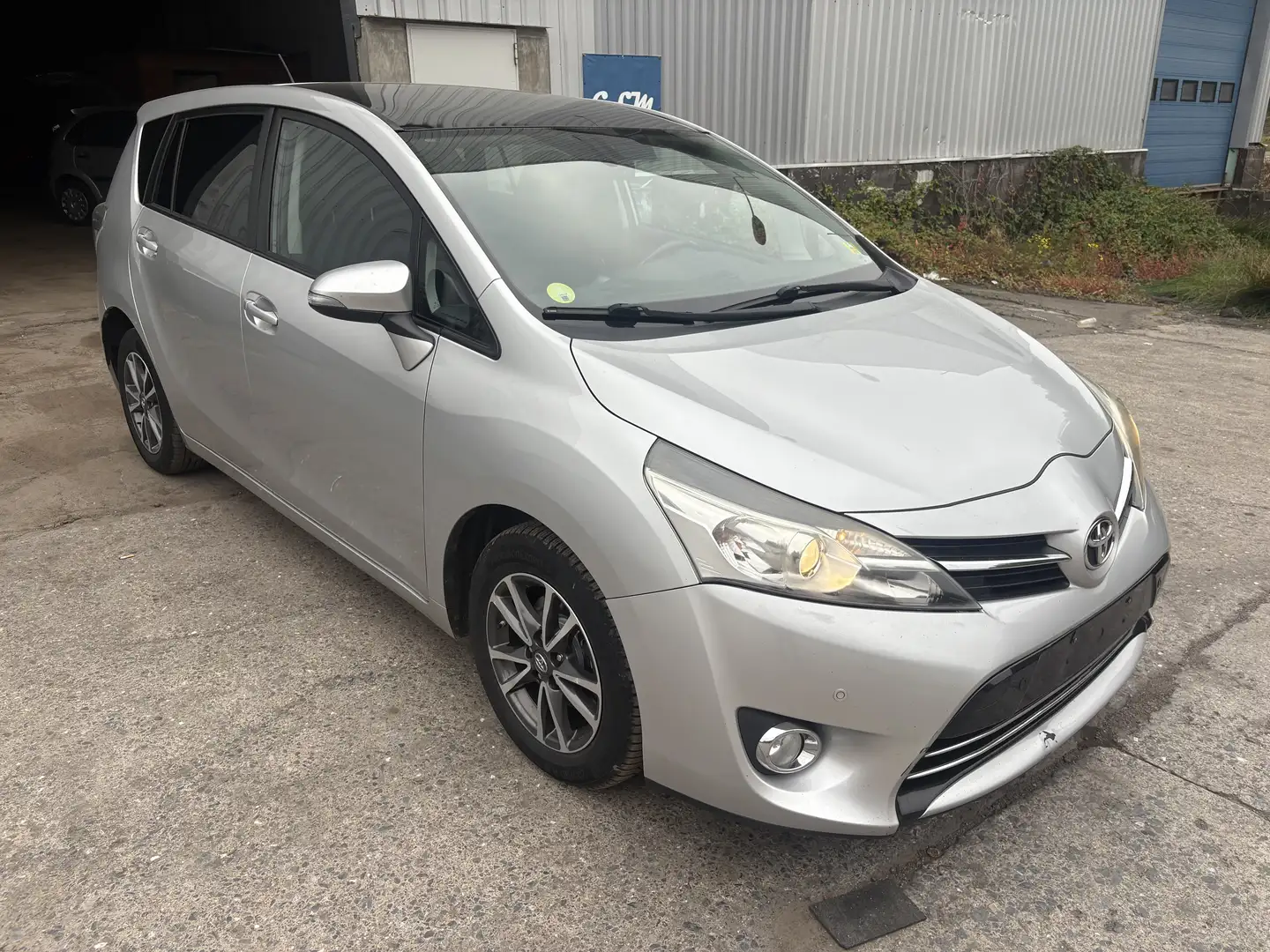 Toyota Verso Verso 1.6 D-4D Comfort 7pl. Argent - 1
