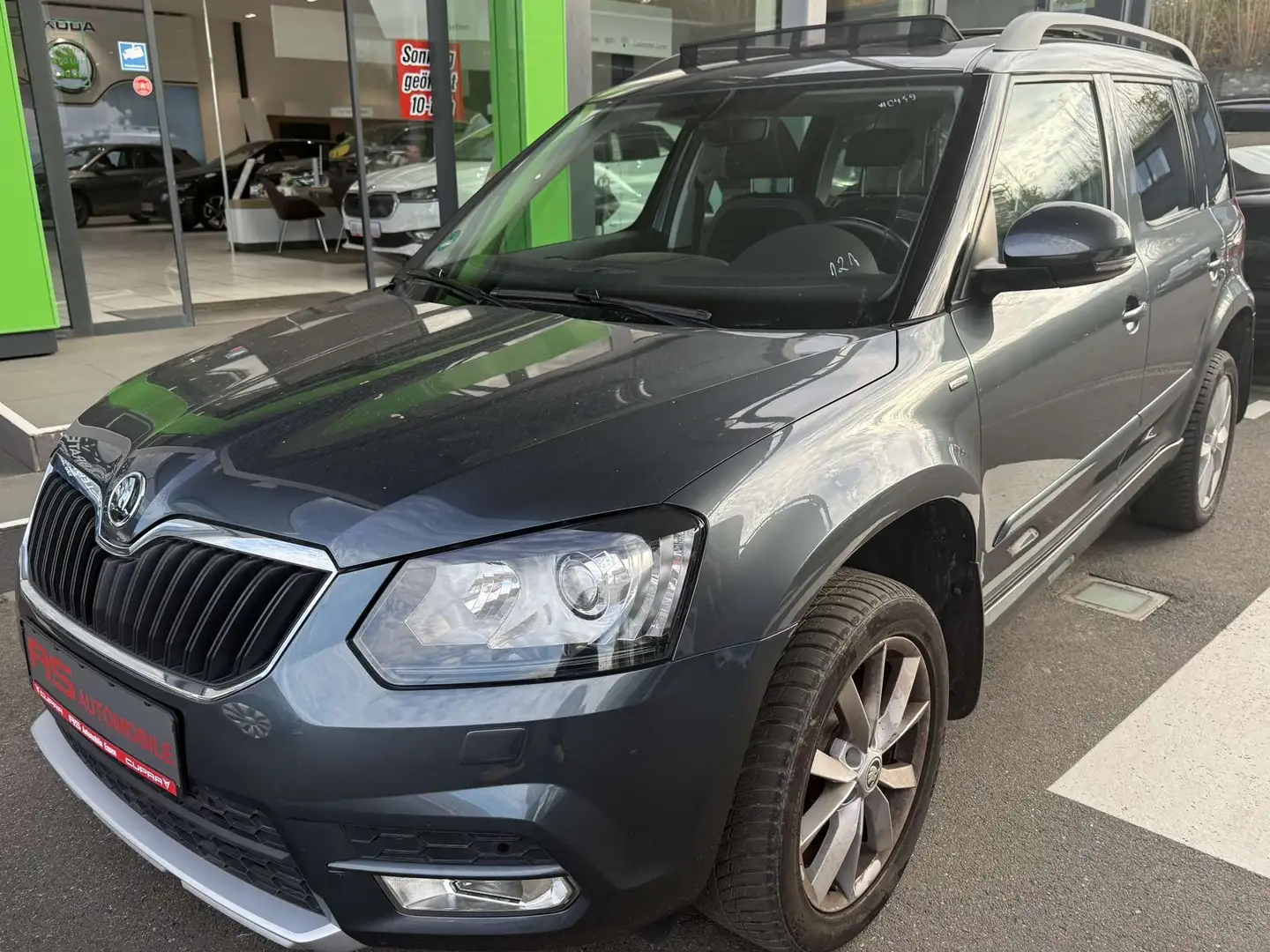 Skoda Yeti "Ihr Skoda Vertragshändler Grau - 1