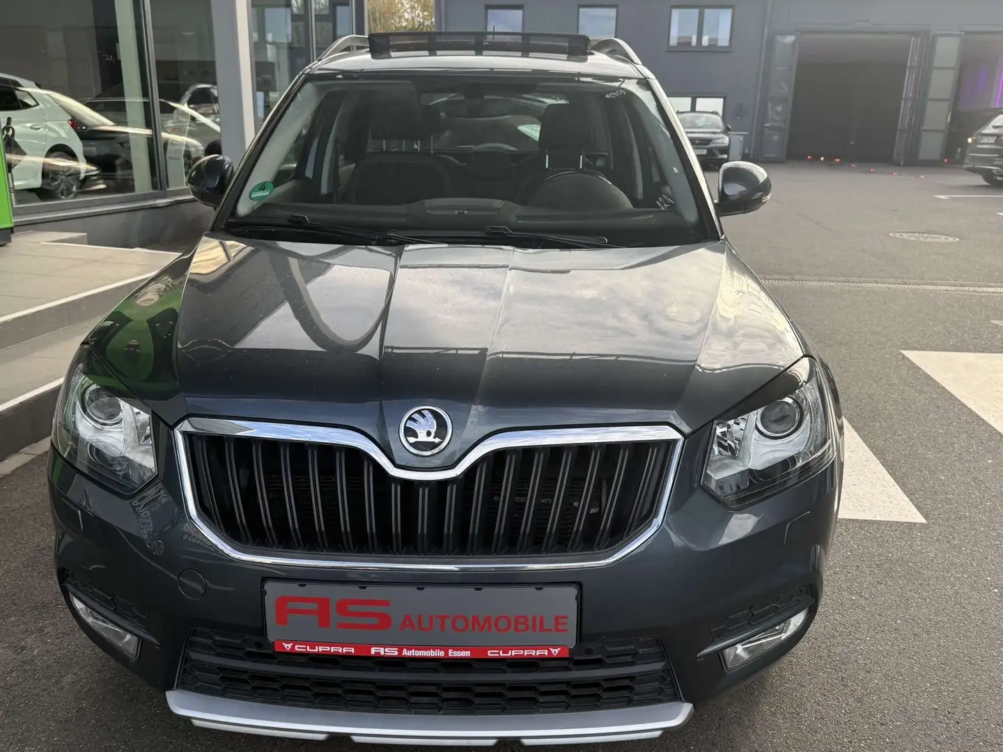 Skoda Yeti "Ihr Skoda Vertragshändler Grau - 2