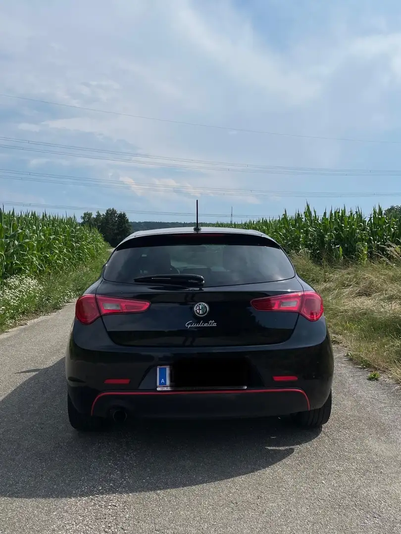 Alfa Romeo Giulietta Distinctive 1,4 TB Schwarz - 1