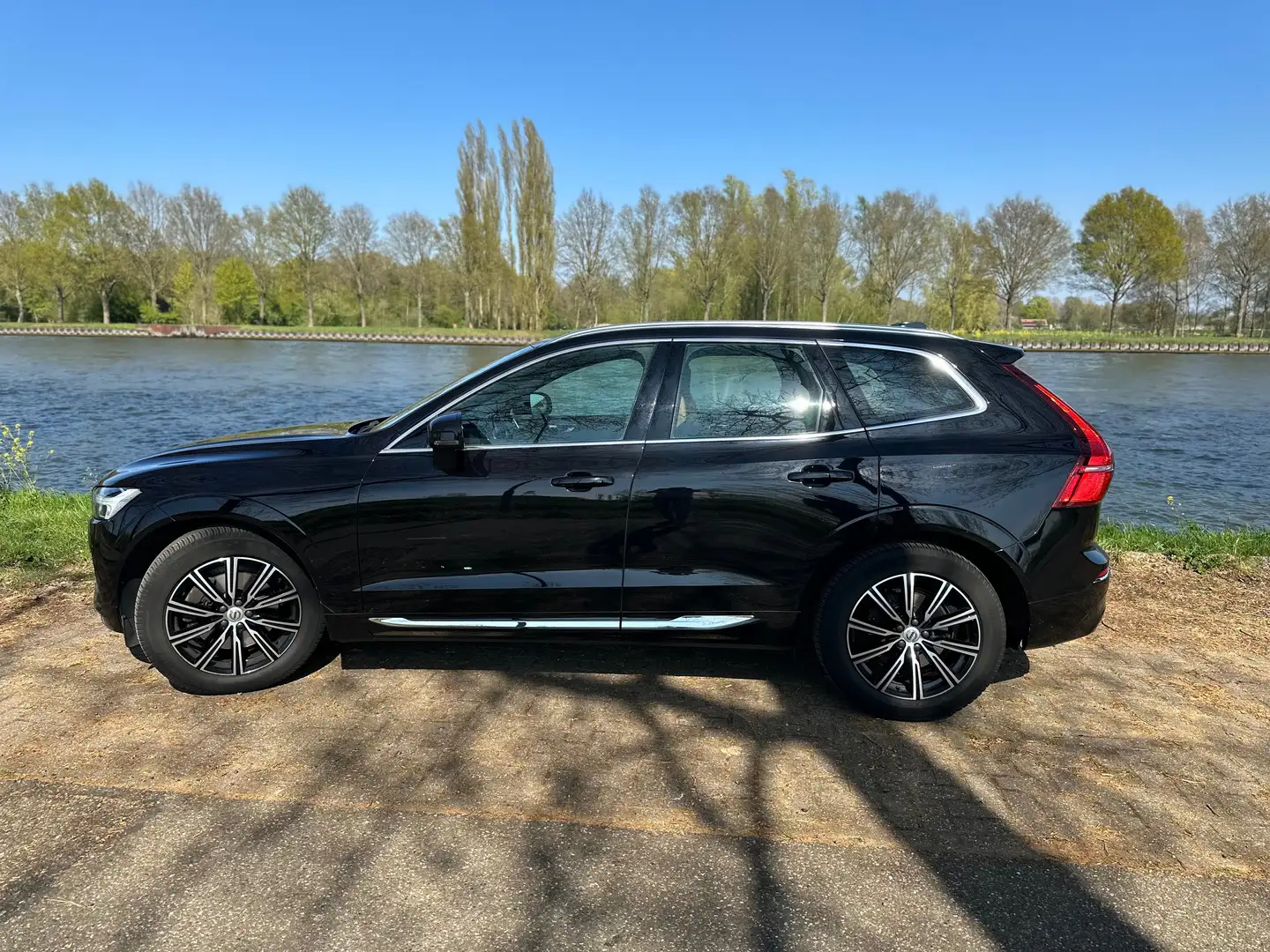 Volvo XC60 XC60 2.0 D5 AWD Inscr. Czarny - 2