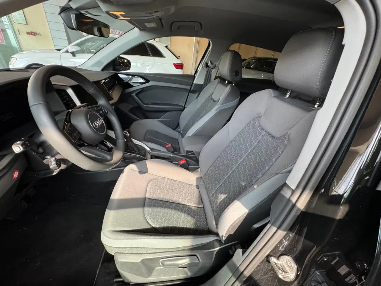 Audi A1 30 TFSI S tronic Business 6
