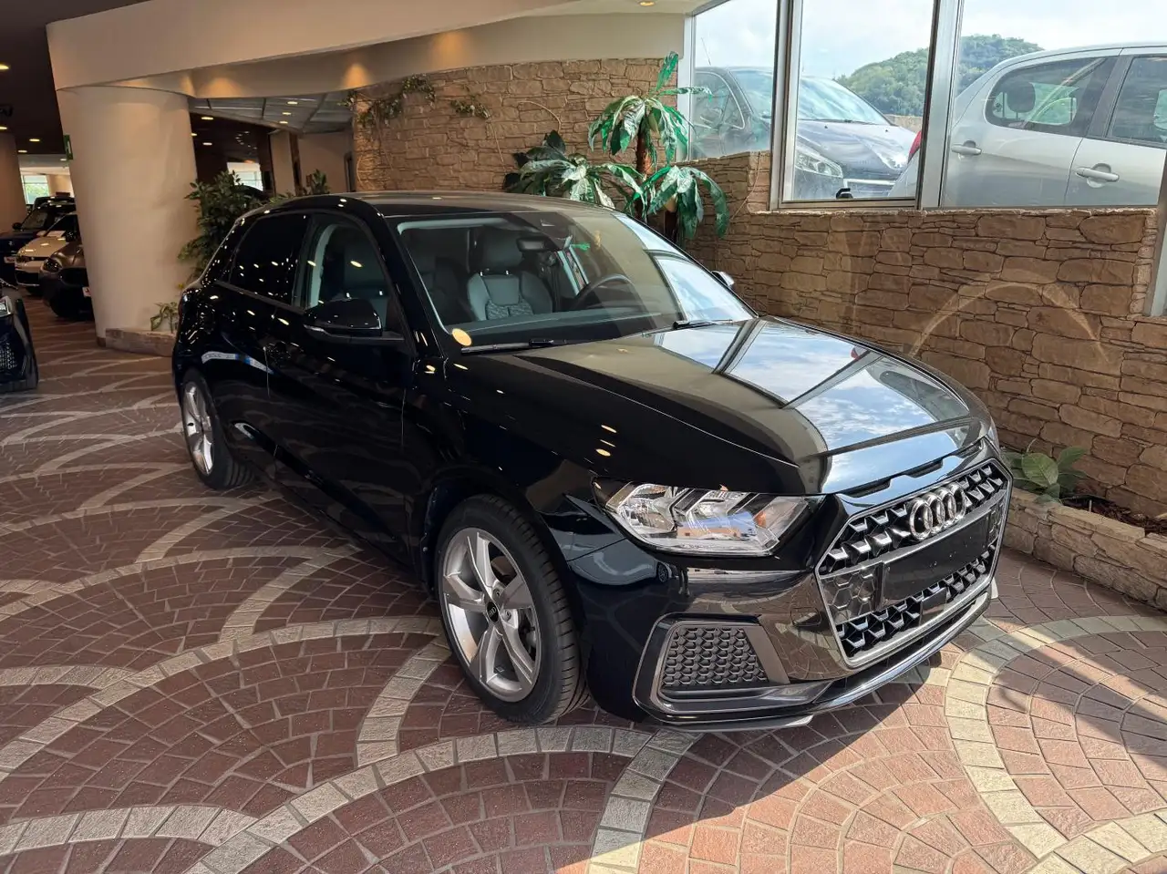 Audi A1 30 TFSI S tronic Business 2