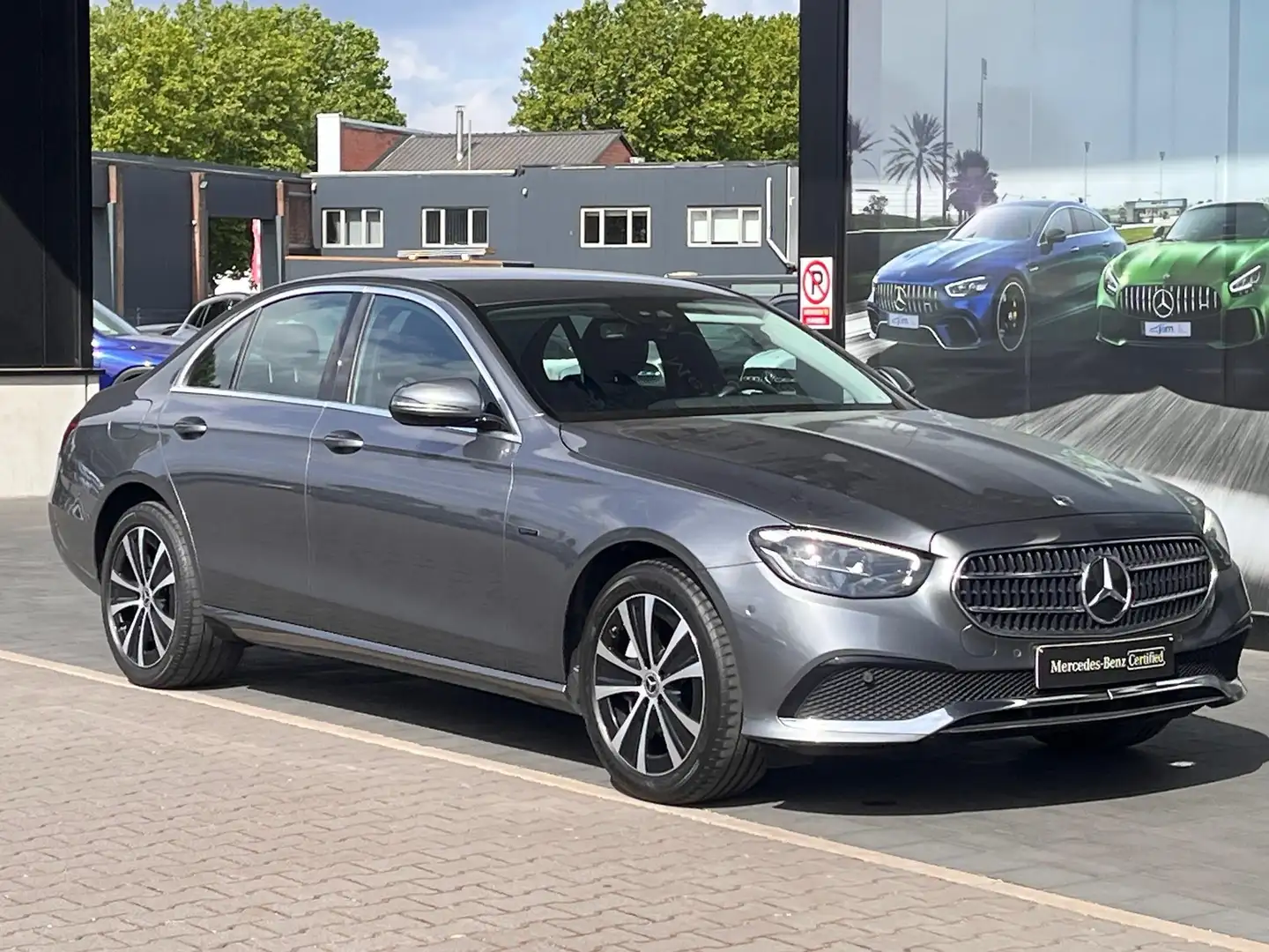 Mercedes-Benz E 300 Berline de Luxury Line Gris - 2