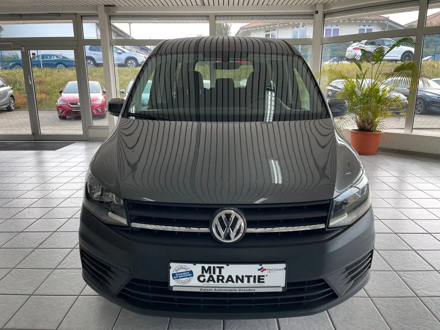 Volkswagen Caddy Maxi Trendline*PDC*7-Sitze*TOP-Zustand* Grau - 2