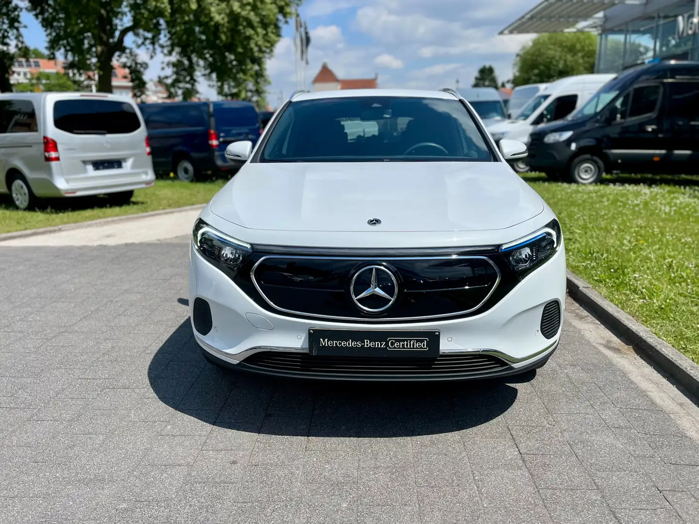 Mercedes-Benz EQA 250 70.5 kWh 250+ Luxury Line Blanc - 2