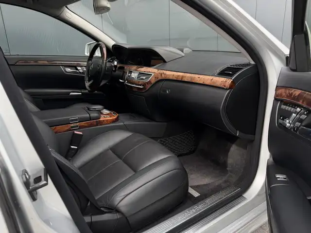 Mercedes-Benz S-Class view 17