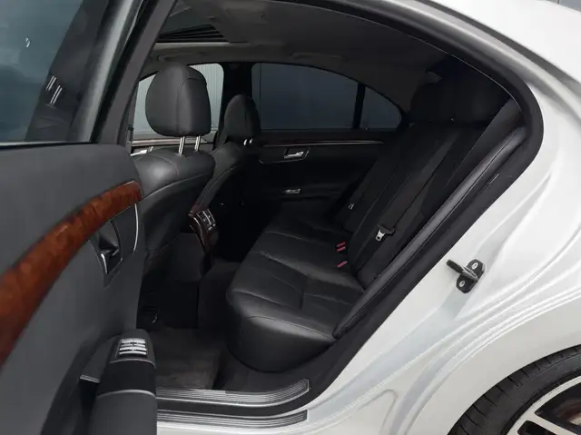 Mercedes-Benz S-Class view 19