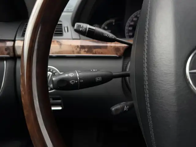 Mercedes-Benz S-Class view 23