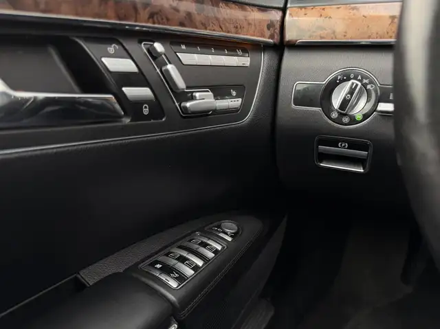 Mercedes-Benz S-Class view 26