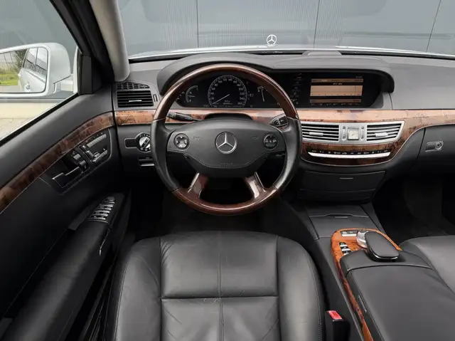 Mercedes-Benz S-Class view 20