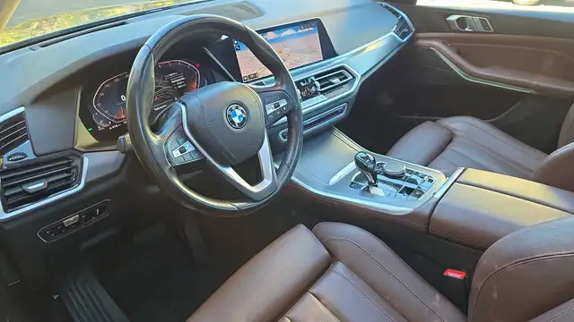 BMW X5 view 8
