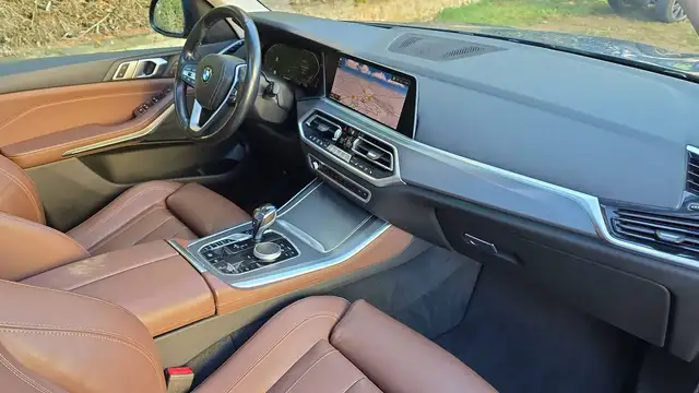 BMW X5 view 10