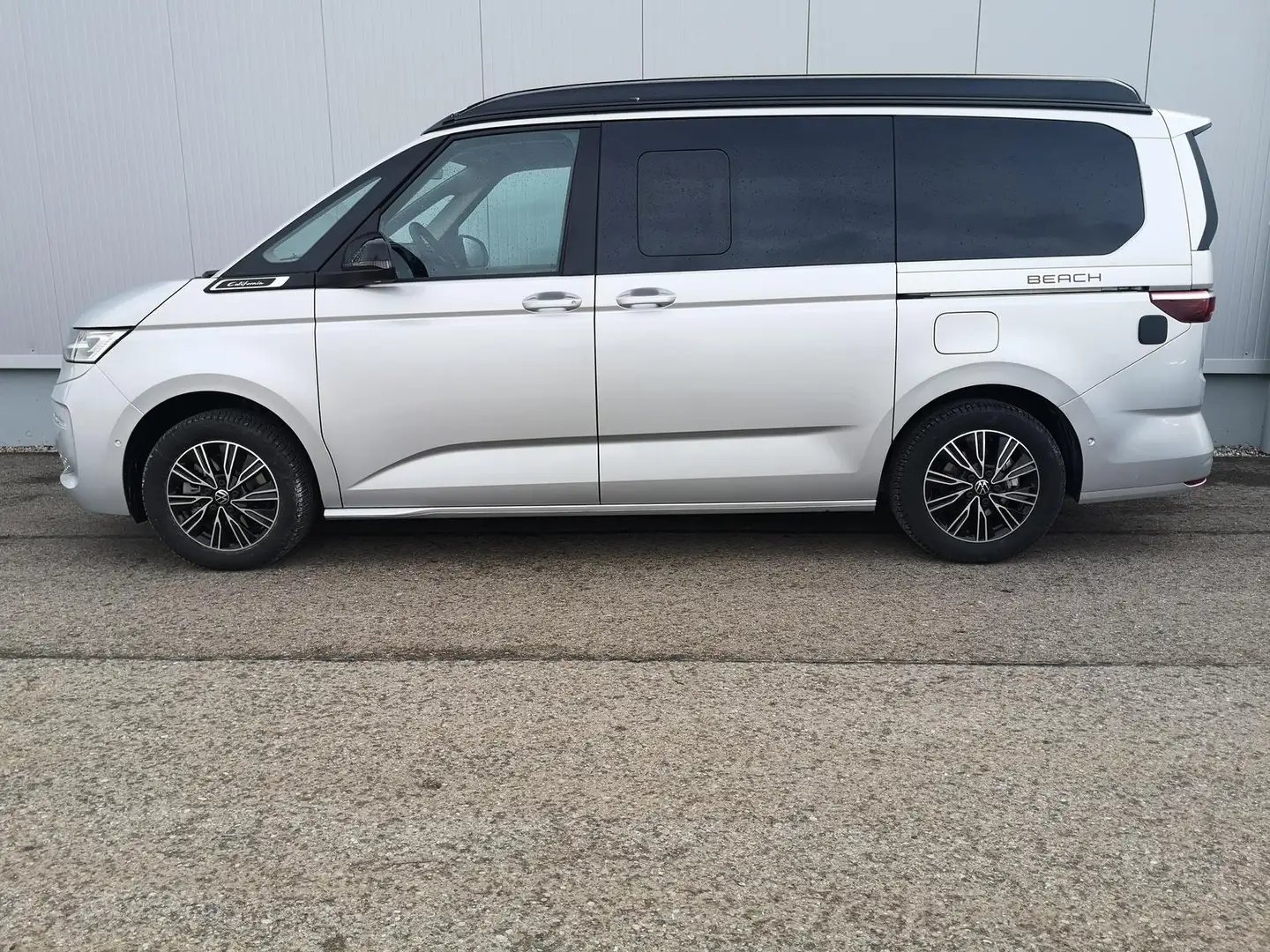 Volkswagen T7 California T7 2.0TSI DSG California Beach Camper GV5 Komfort+ Gümüş rengi - 2