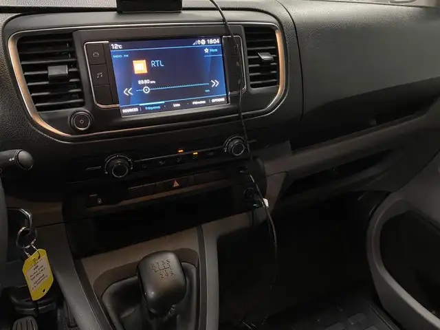 Peugeot Traveller view 7