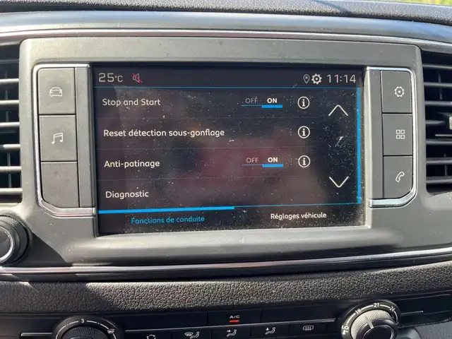 Peugeot Traveller view 11
