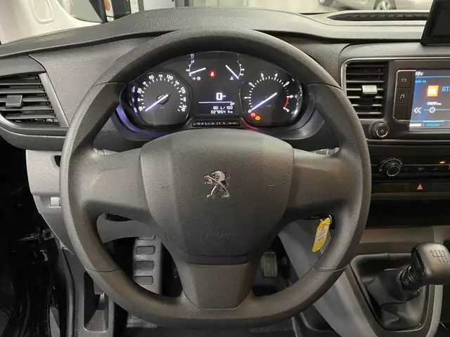 Peugeot Traveller view 6