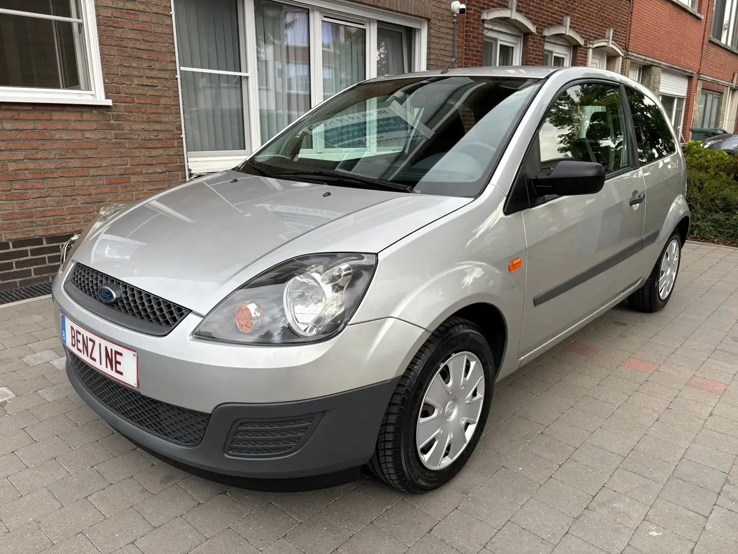 Ford Fiesta 1.3i! Topstaat* 27000km* Benzine* Garantie! Срібний - 1