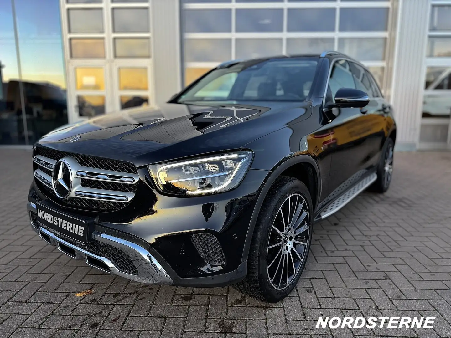 Mercedes-Benz GLC 300 GLC 300de 4M Distronic AHK grNavi Alu-AMG-Design Noir - 2