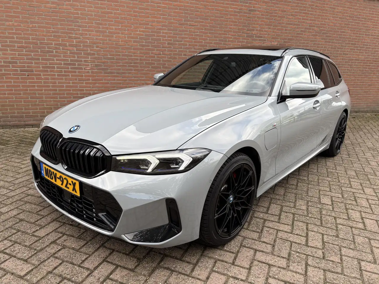 BMW 330