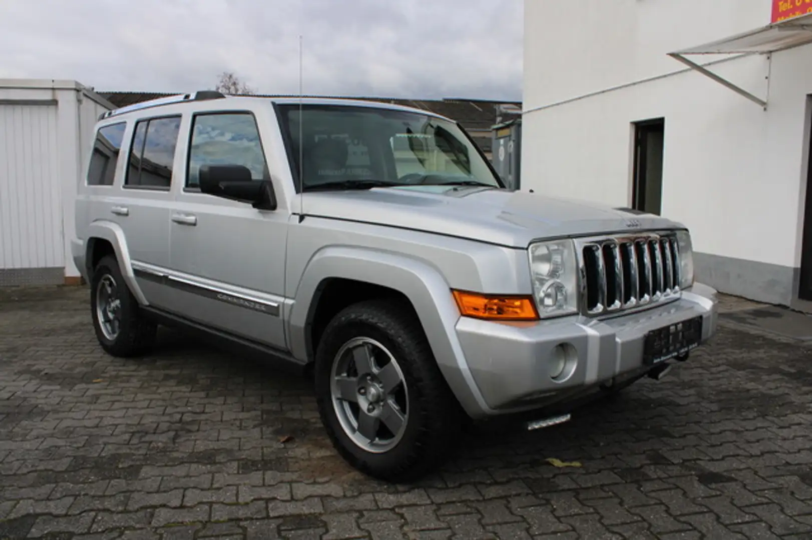 Jeep Commander 5.7 V8 Limited HEMI Voll*Top*1.Hand Argento - 1