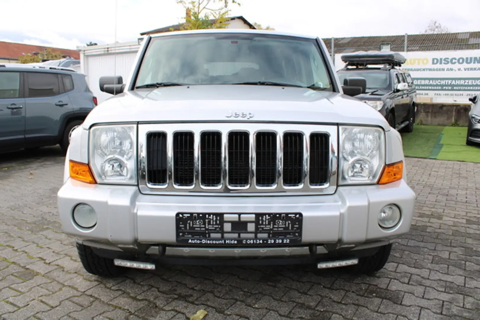 Jeep Commander 5.7 V8 Limited HEMI Voll*Top*1.Hand Argento - 2