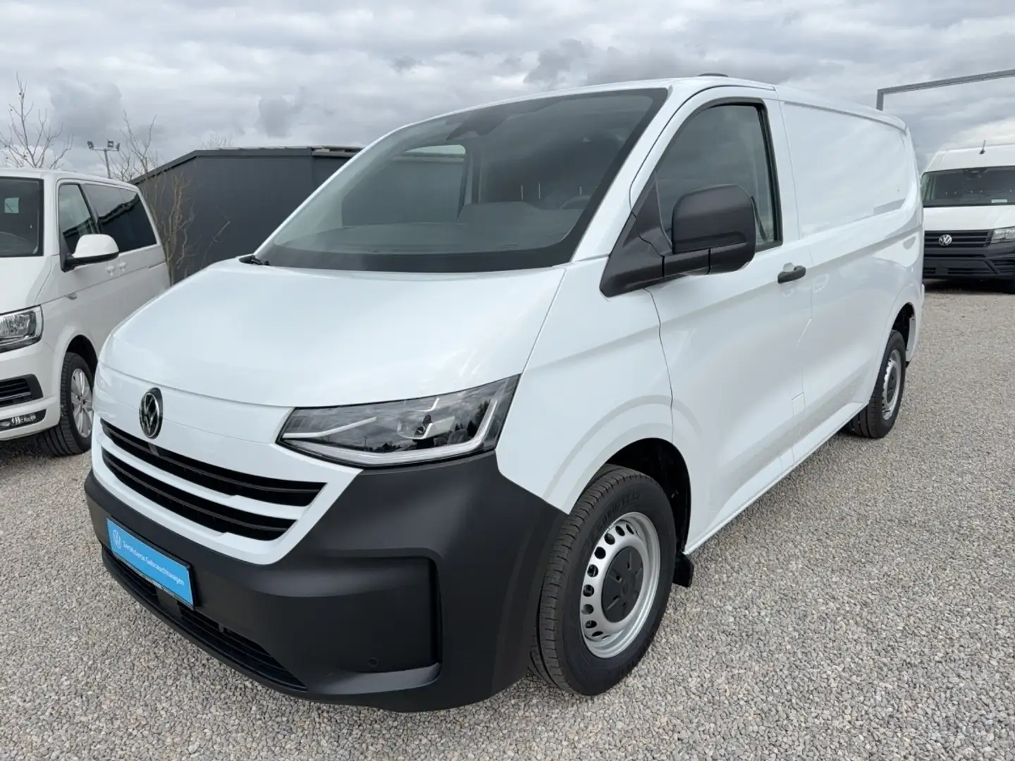 Volkswagen T7 Transporter TDi DSG AHK DynLi SpurH KAM Virtual Bílá - 2