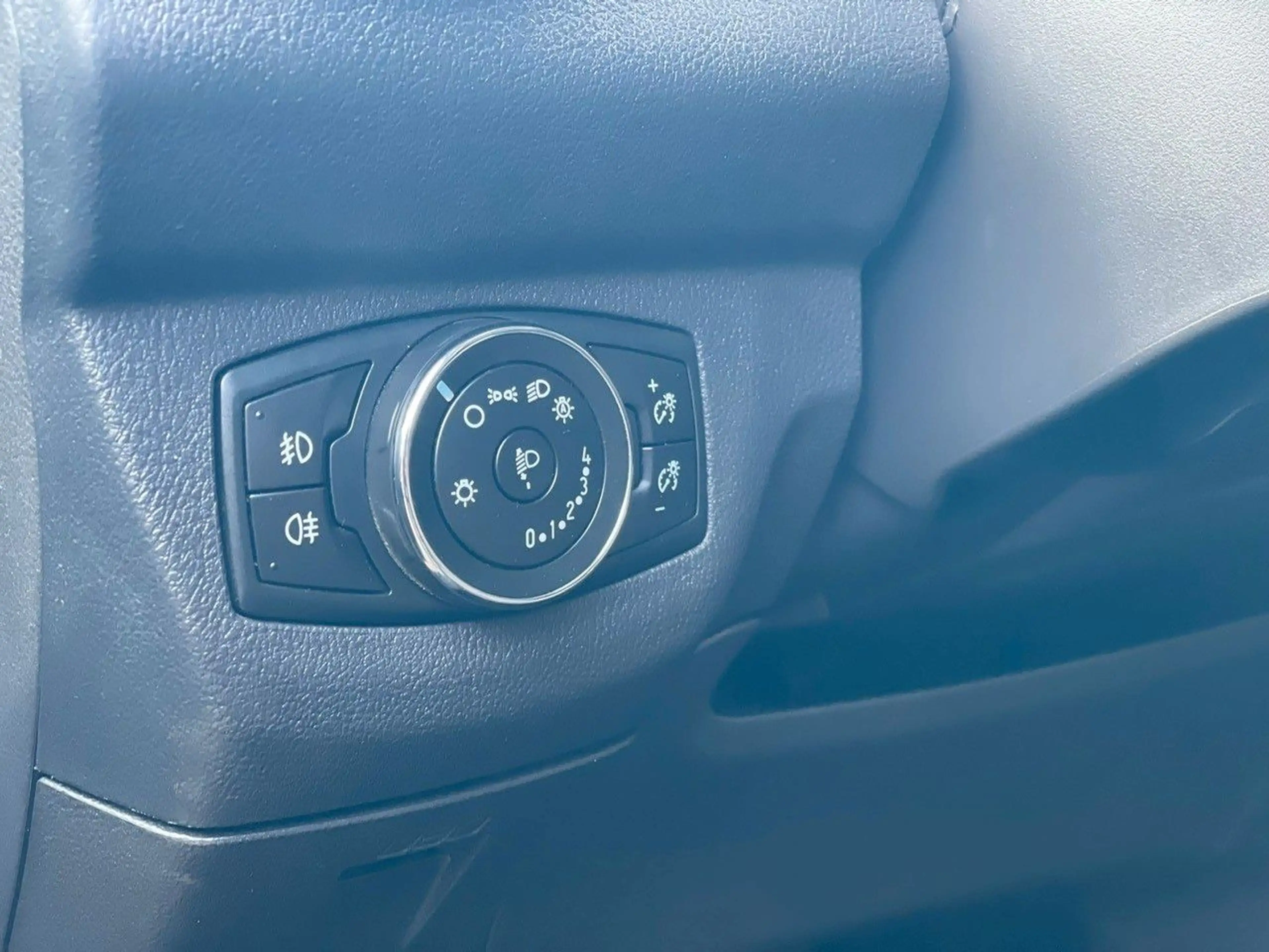 Ford Tourneo Courier Titanium, TOP, Zahnriemen neu — photo 14