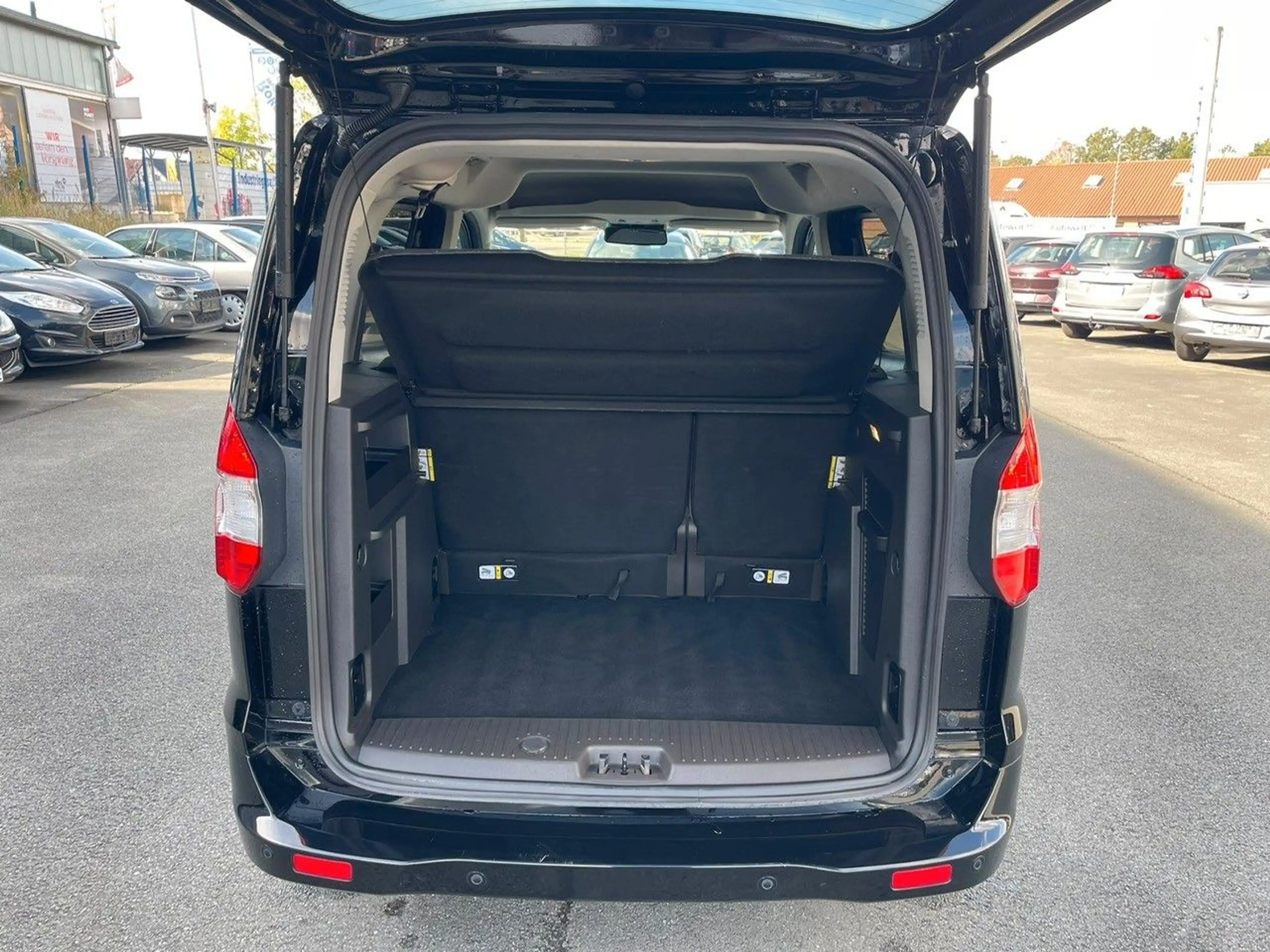 Ford Tourneo Courier Titanium, TOP, Zahnriemen neu — photo 8