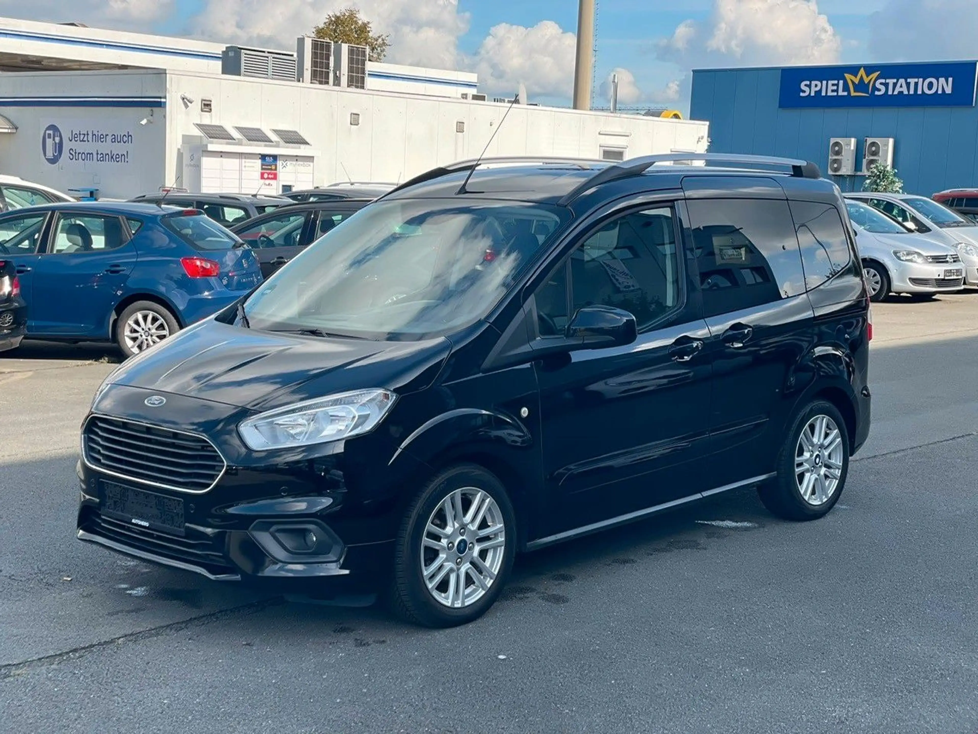 Ford Tourneo Courier Titanium, TOP, Zahnriemen neu