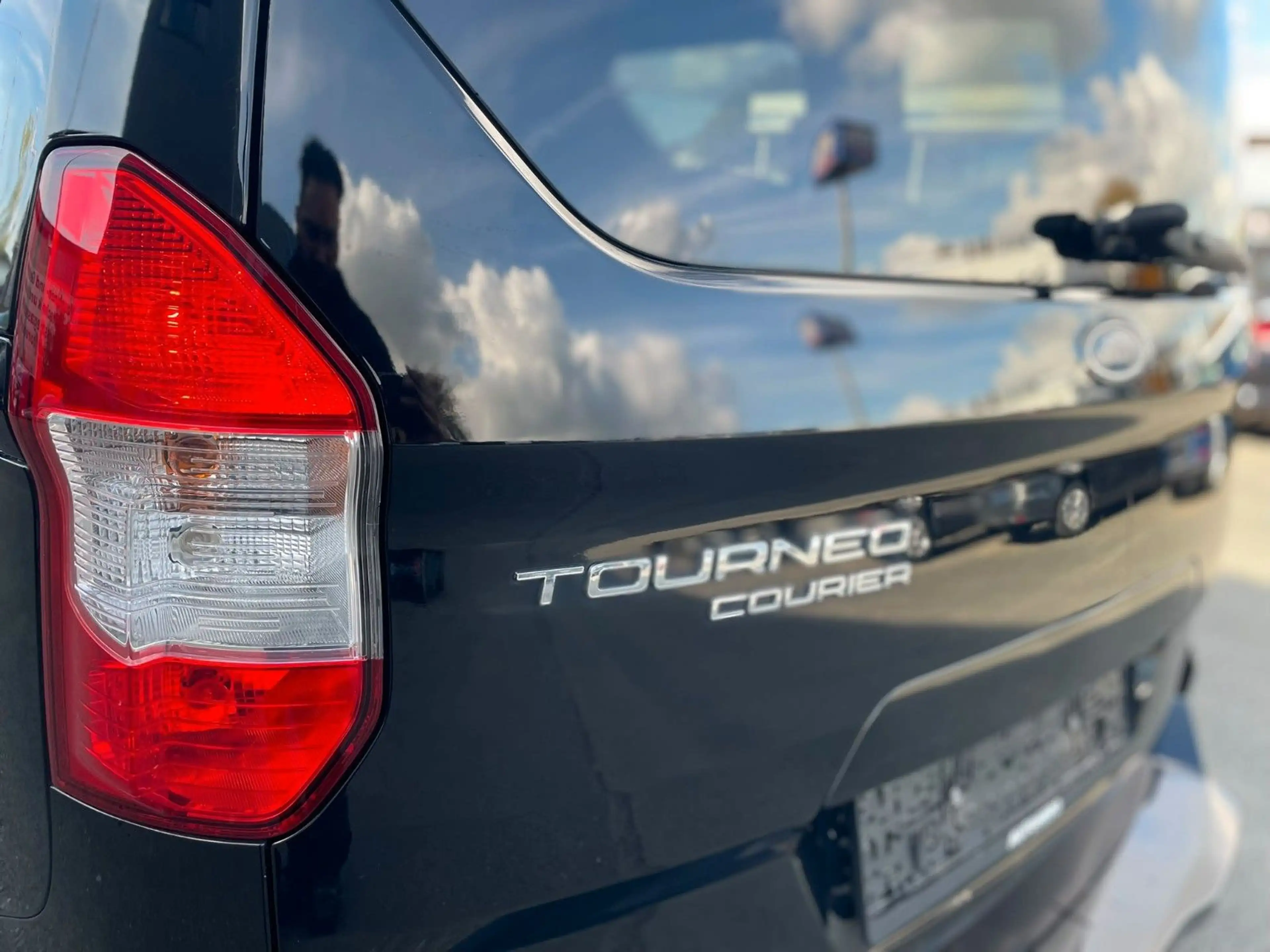 Ford Tourneo Courier Titanium, TOP, Zahnriemen neu — photo 9