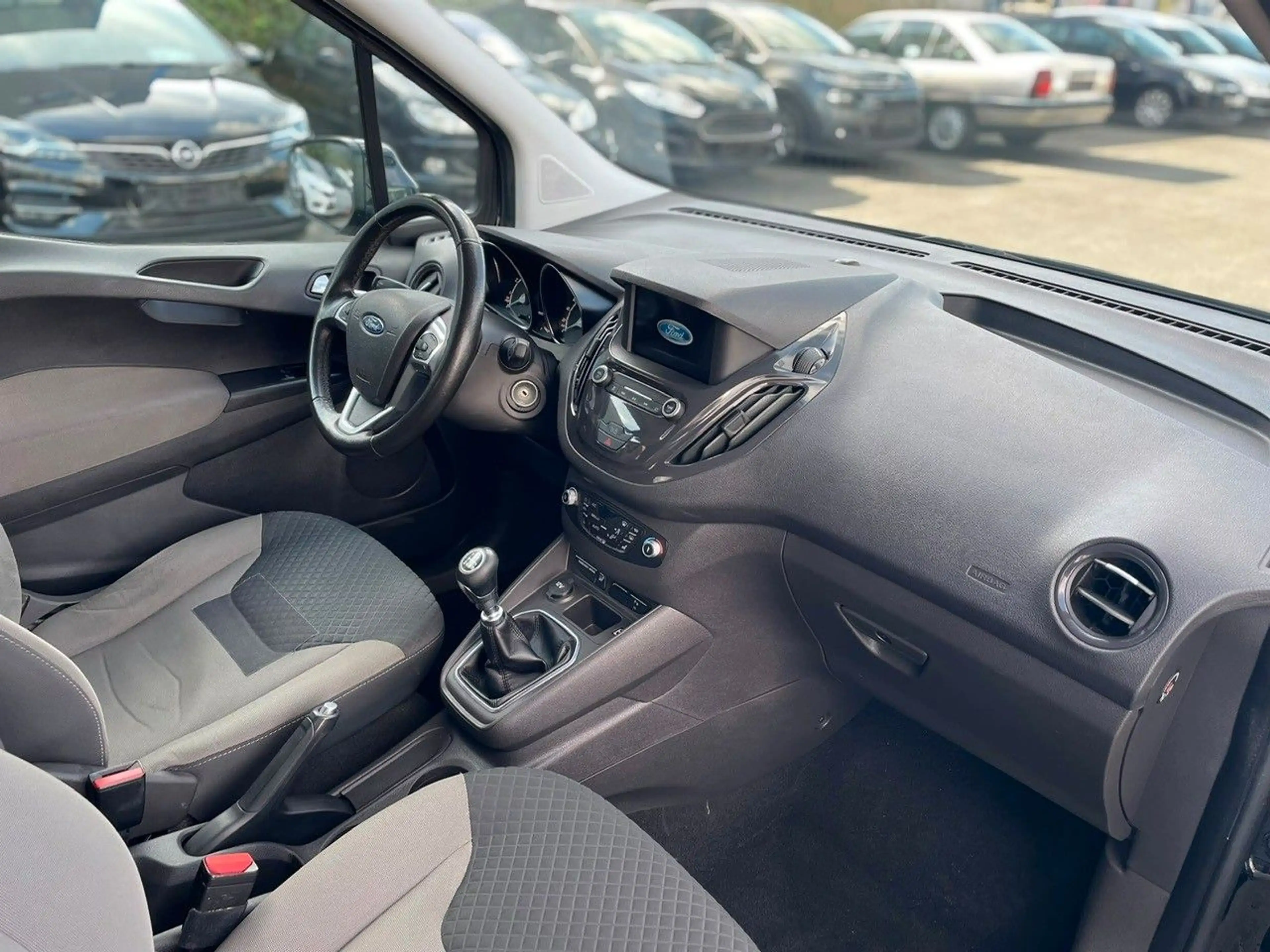 Ford Tourneo Courier Titanium, TOP, Zahnriemen neu — photo 11