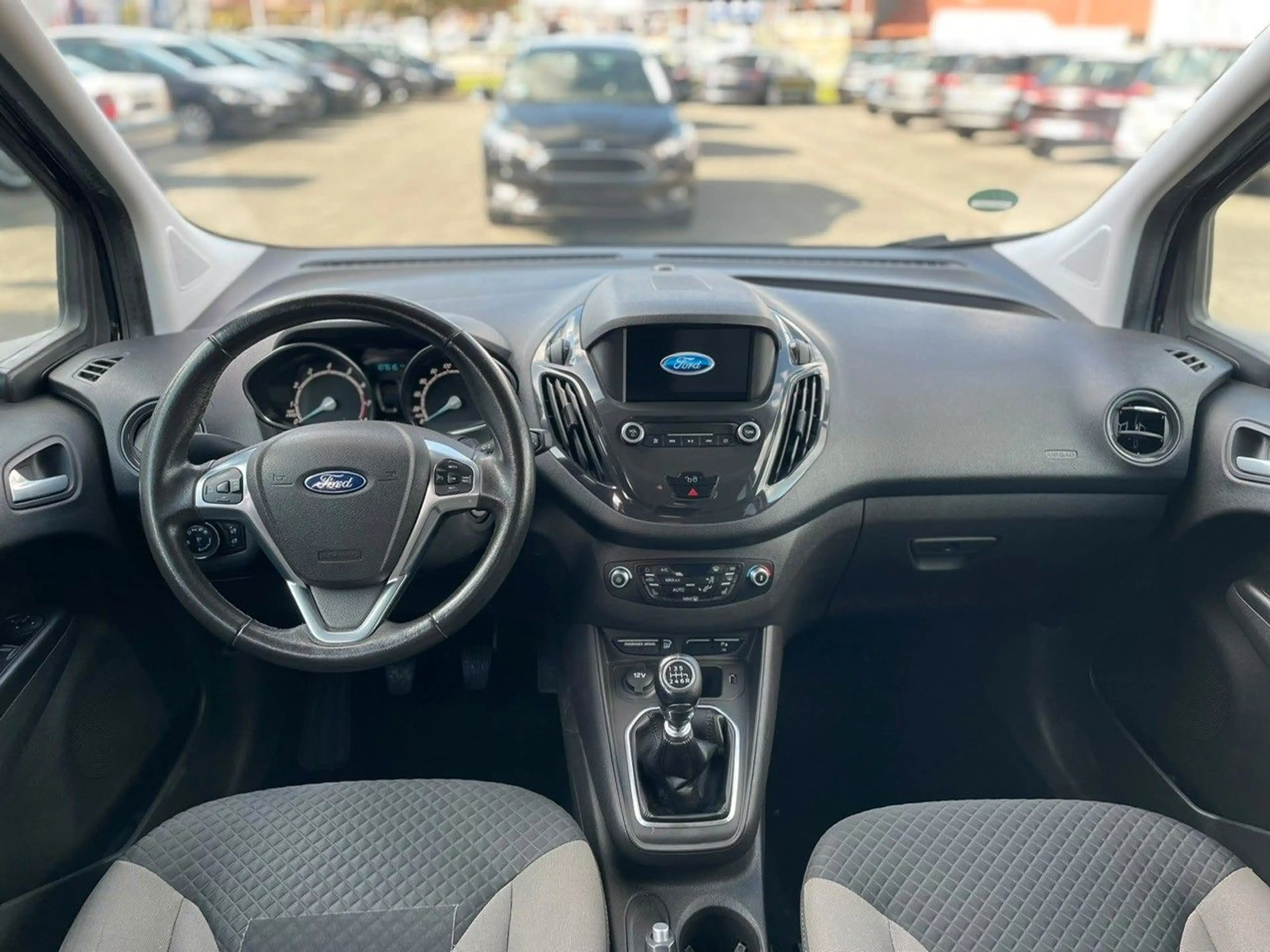 Ford Tourneo Courier Titanium, TOP, Zahnriemen neu — photo 10