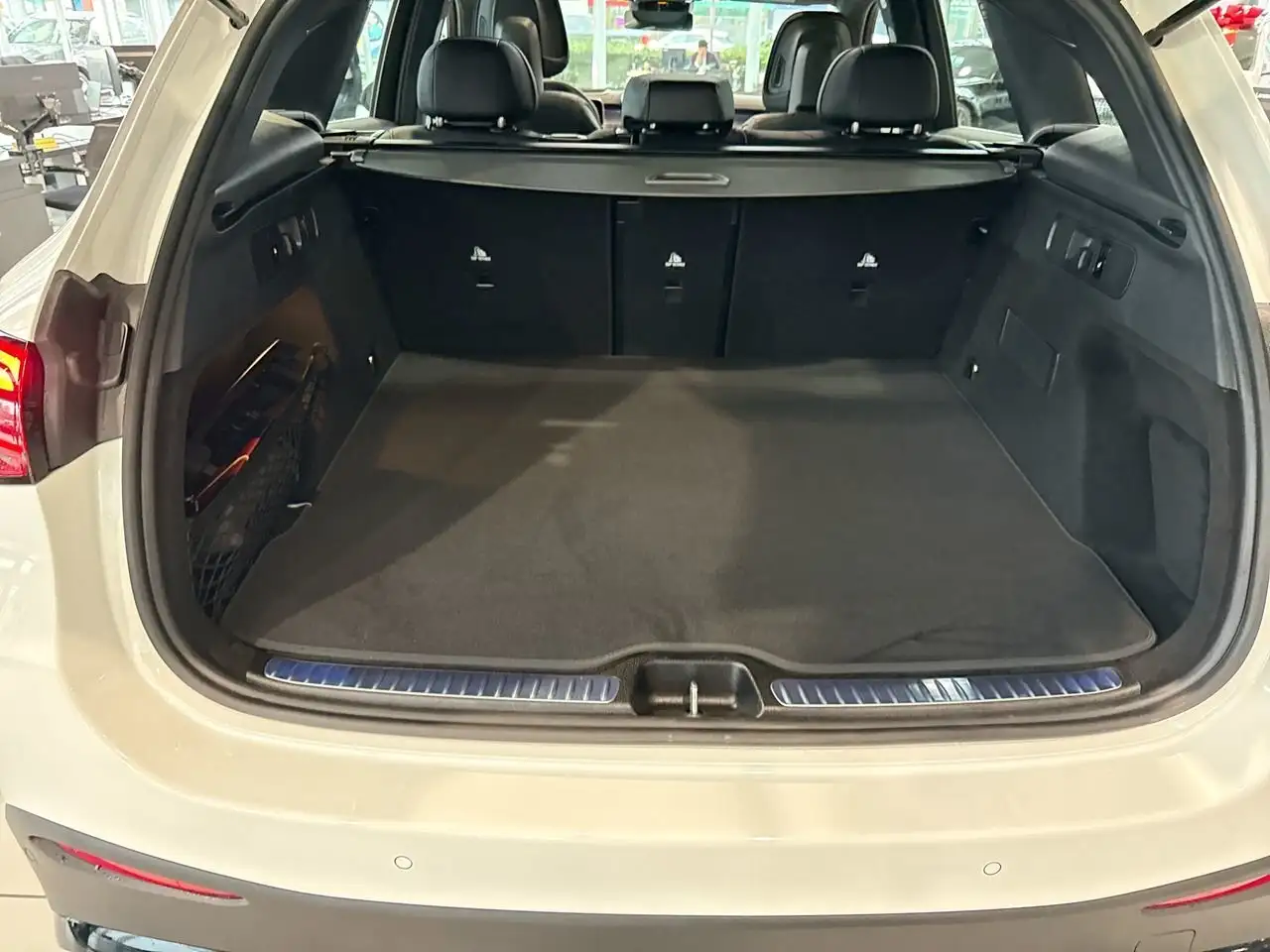 Mercedes-Benz GLC снимка Mercedes-Benz GLC