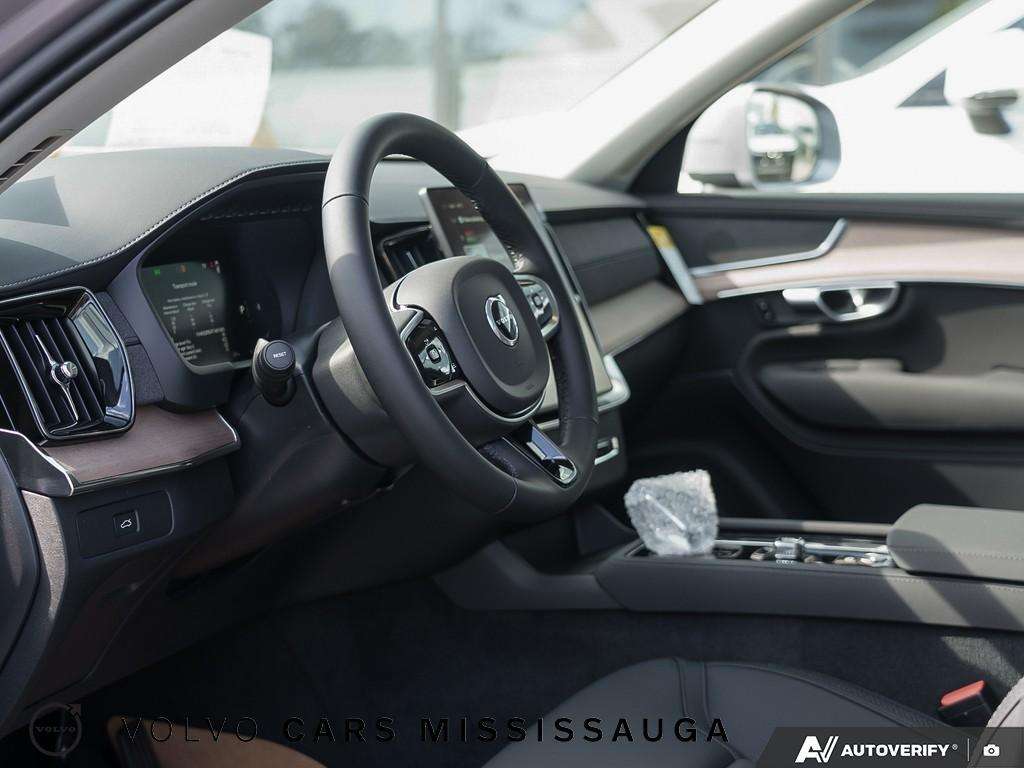 2026 Volvo XC90 B6 AWD Plus Bright Theme 7-Seater thumb 40