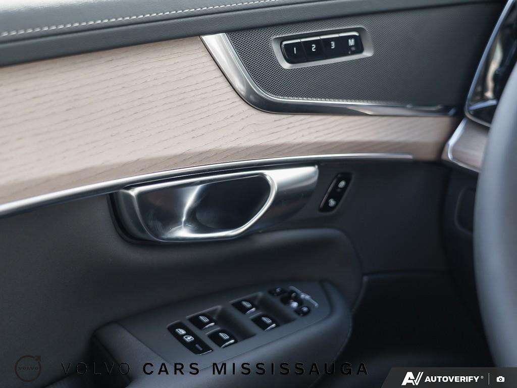 2026 Volvo XC90 B6 AWD Plus Bright Theme 7-Seater thumb 44