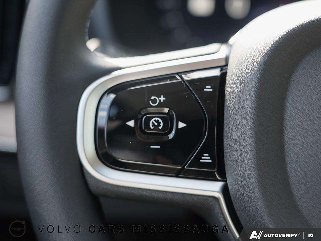 2026 Volvo XC90 B6 AWD Plus Bright Theme 7-Seater thumb 45