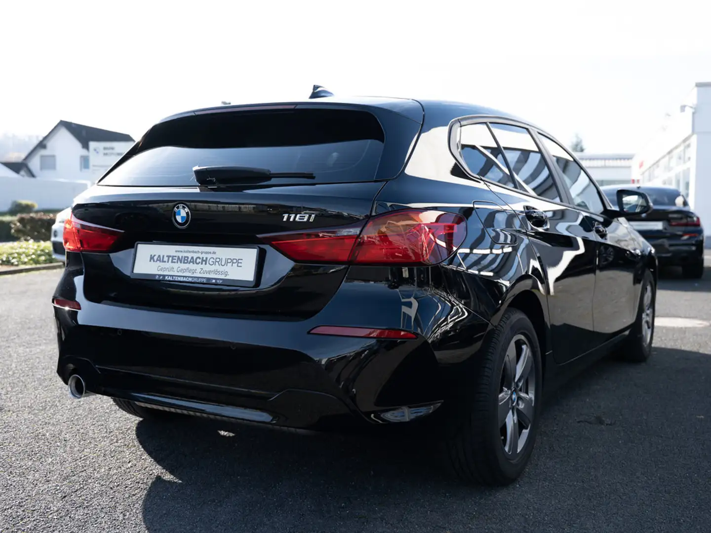 BMW 118 i Advantage SITZHEIZUNG PDC Schwarz - 2