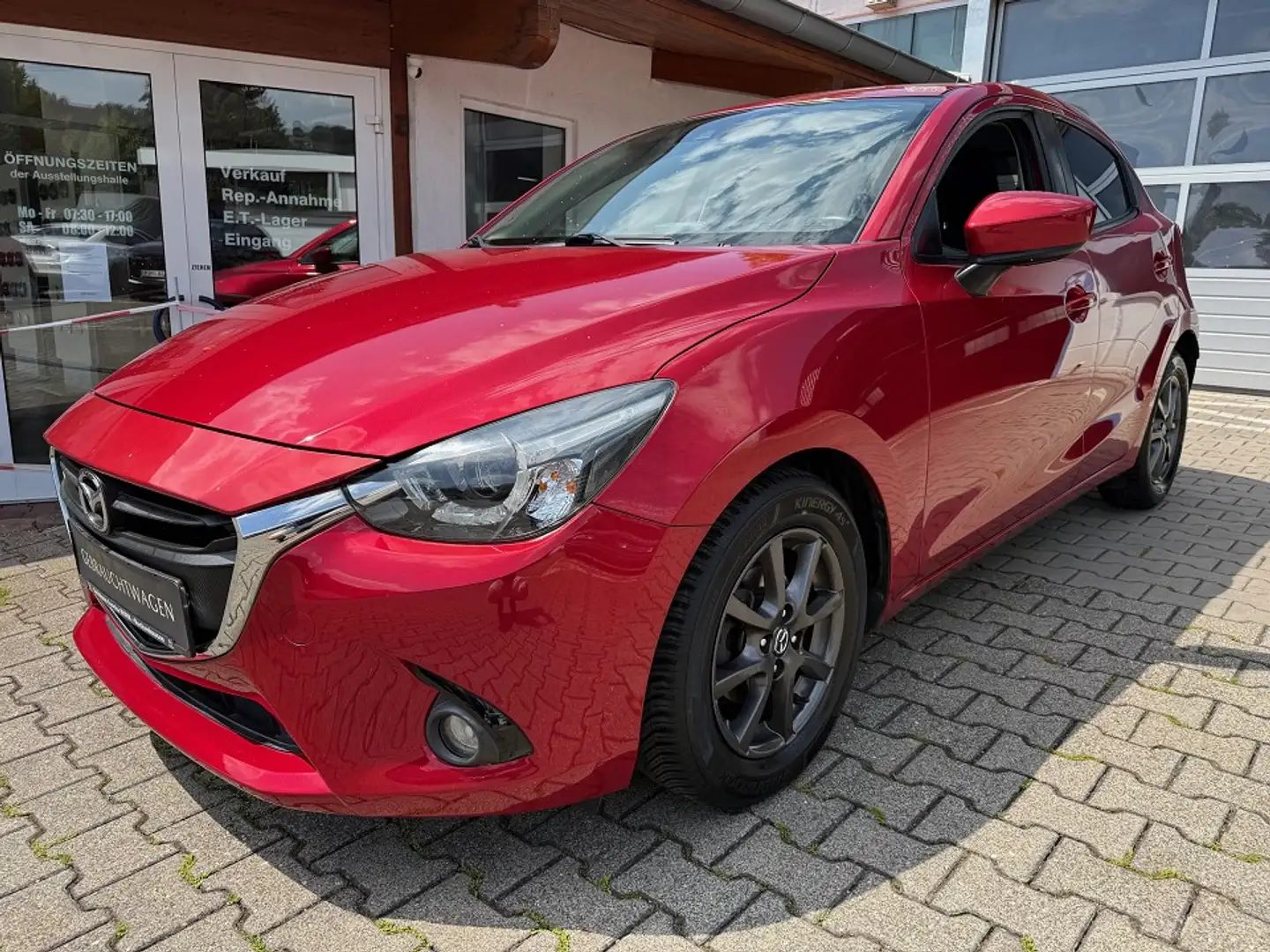 Mazda 2 L 1.5L SKYACTIV-G 90 hp 5T 5GS Exclusive Sitzheiz Rot - 1