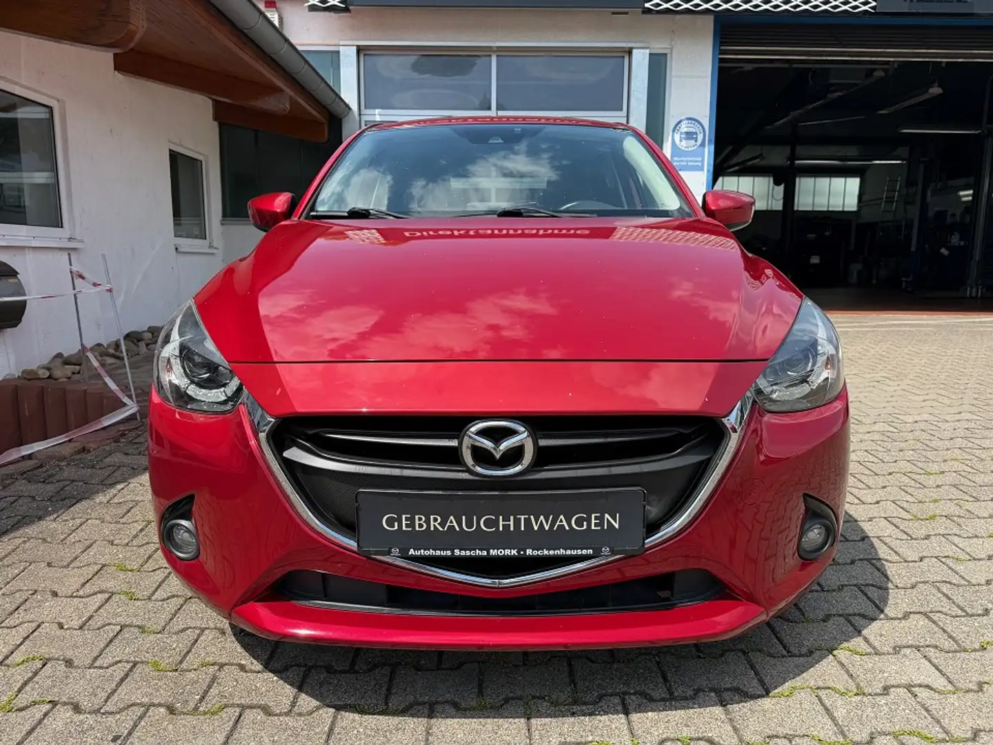 Mazda 2 L 1.5L SKYACTIV-G 90 hp 5T 5GS Exclusive Sitzheiz Rot - 2