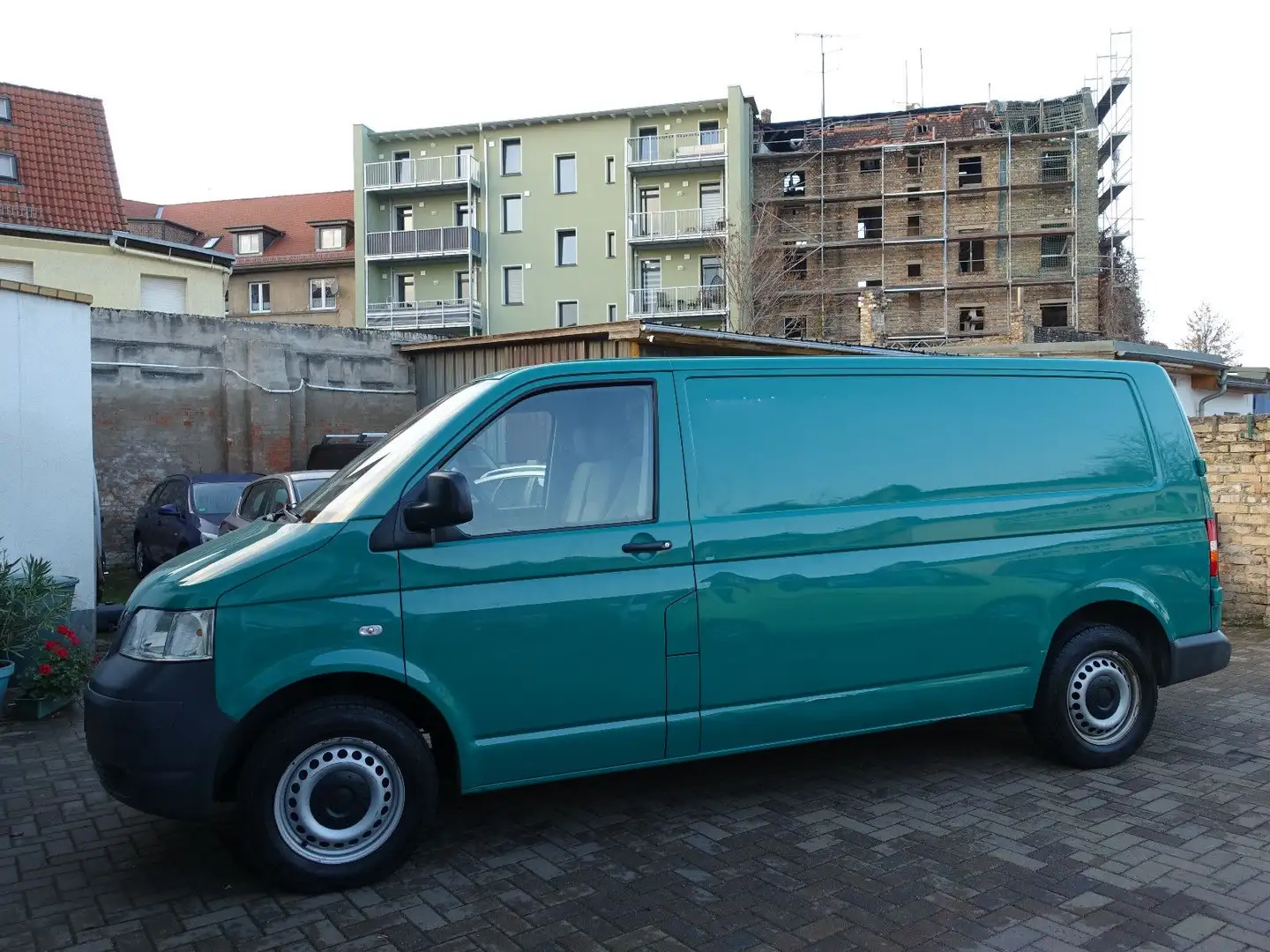 Volkswagen T5 Transporter 131 PS Kasten lang, EU4, Klima !! Grün - 2