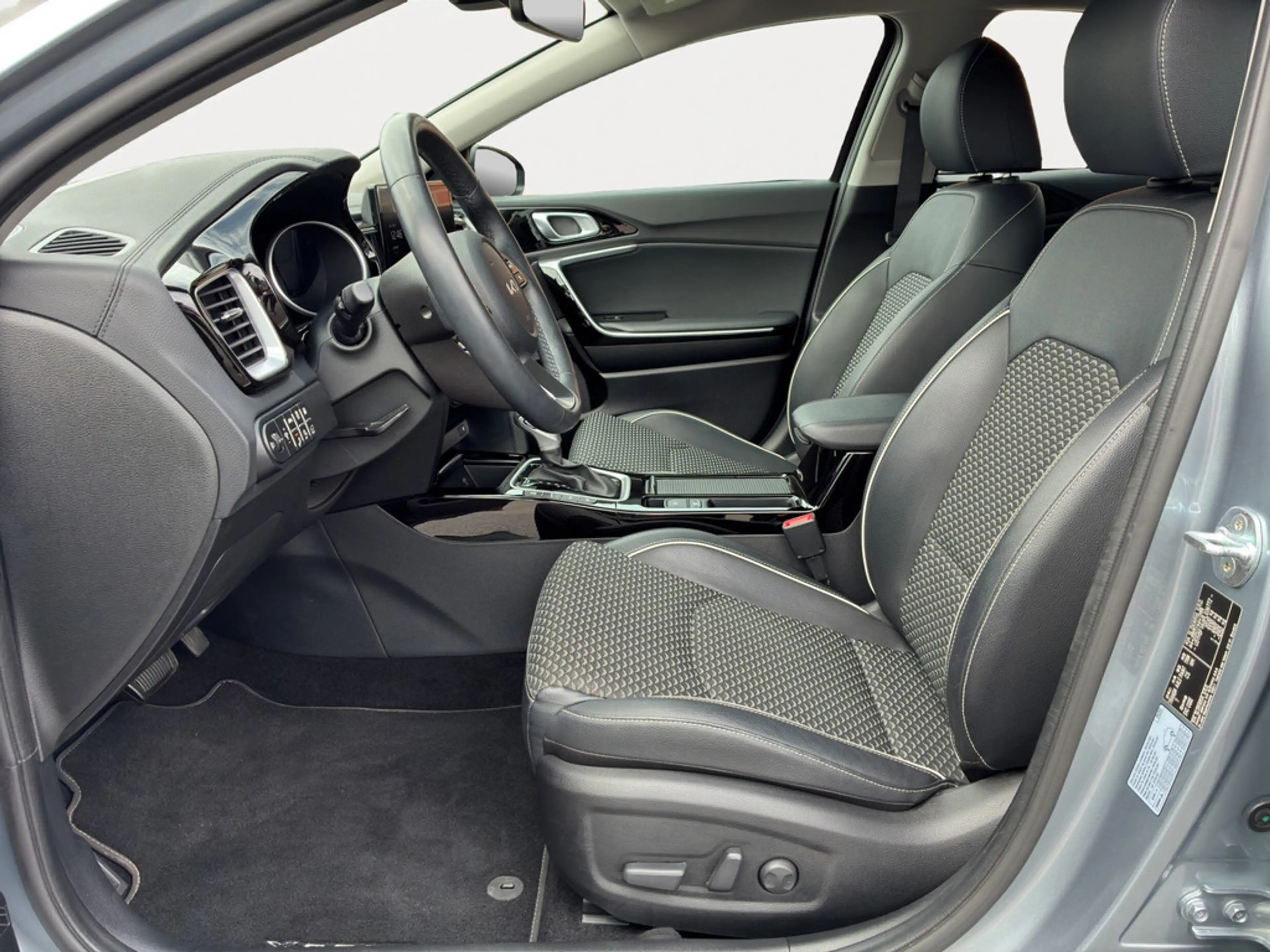 Kia XCeed 1.6 PHEV Spirit | NAVI | SHZ | SITZ-MEMORY — photo 9