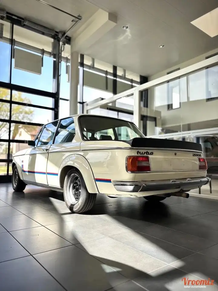 BMW 2002 Turbo - 170CH - 1975 - Chamonix White - Matching Numbers - CERTIFIER AUTHENTIQUE, foto 4