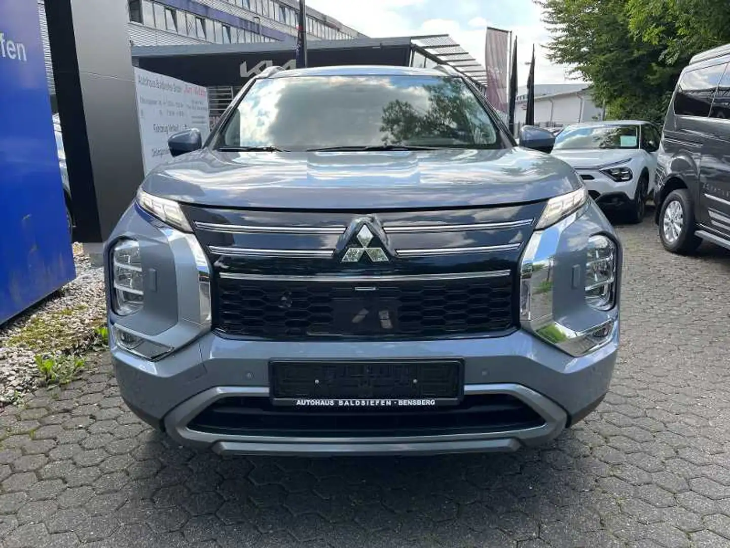 Mitsubishi Outlander 2.4L PHEV Intro Edition, Allwetter Grau - 2