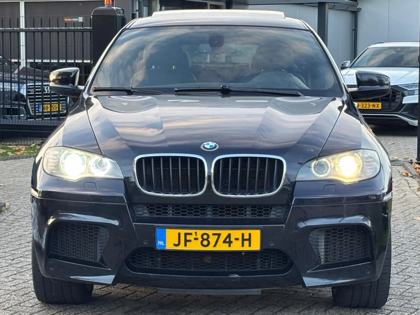 BMW X6 4.4i M V8 555PK X6M Zwart Schuifdak Youngtimer Zwart - 2