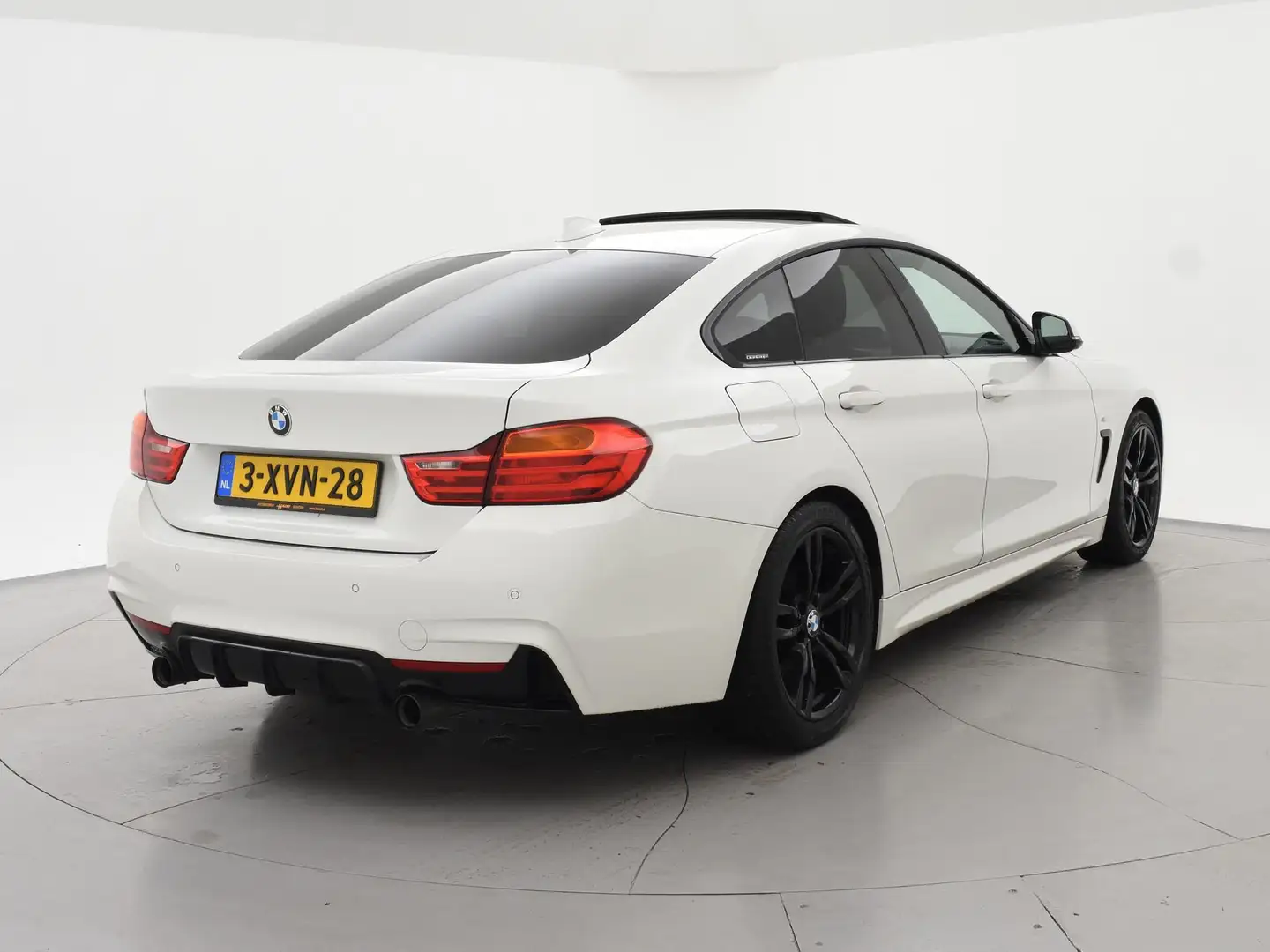 BMW 420 4-serie Gran Coupé 420i M-SPORT + M SPORTSTOELEN | Wit - 2