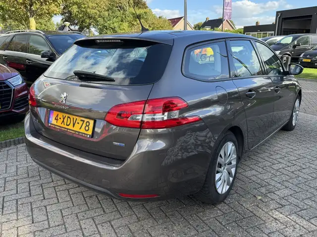 Peugeot 308 view 10