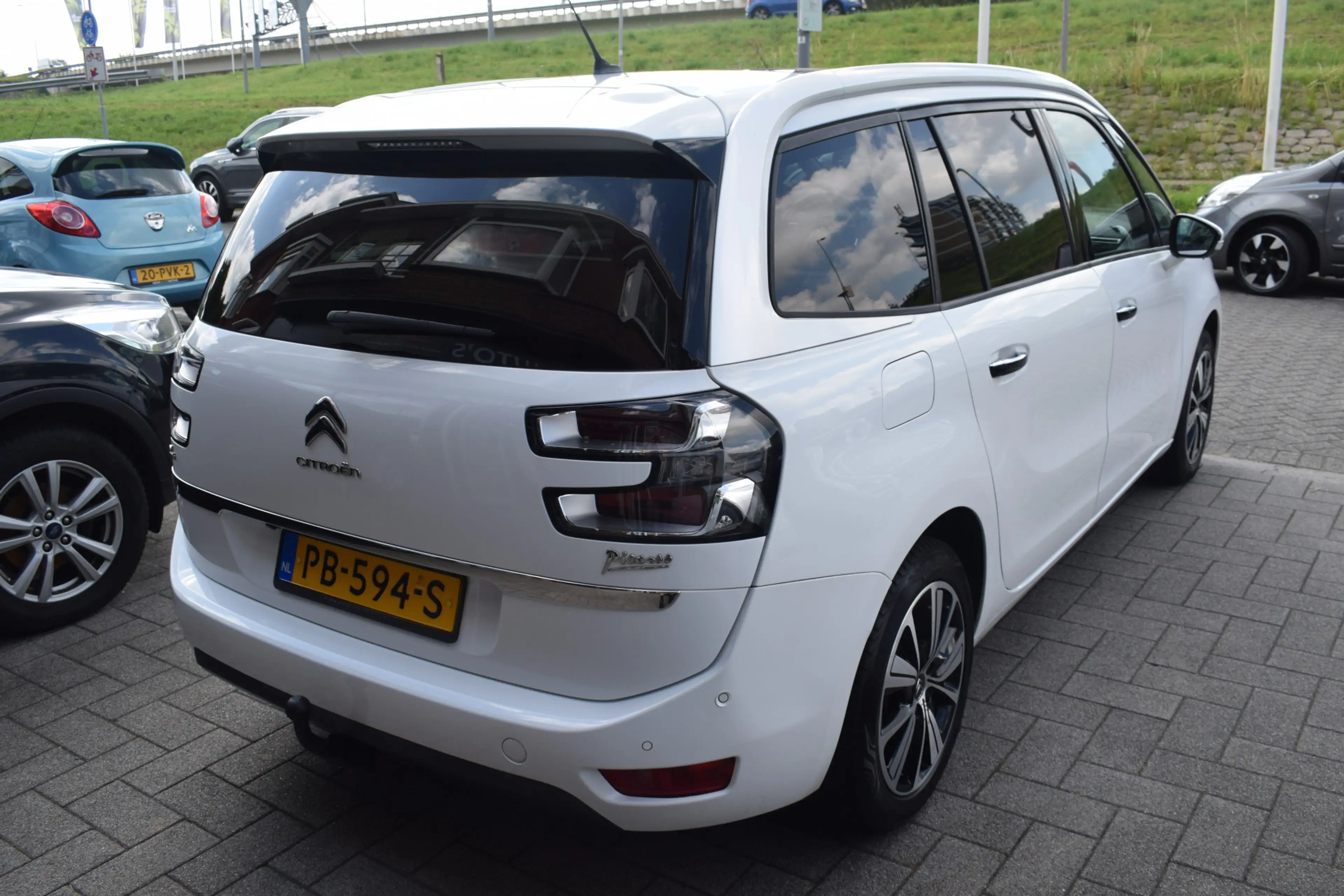 Citroen Grand C4 Picasso 1.2 PureTech Shine automaat 7 persoons — photo 7