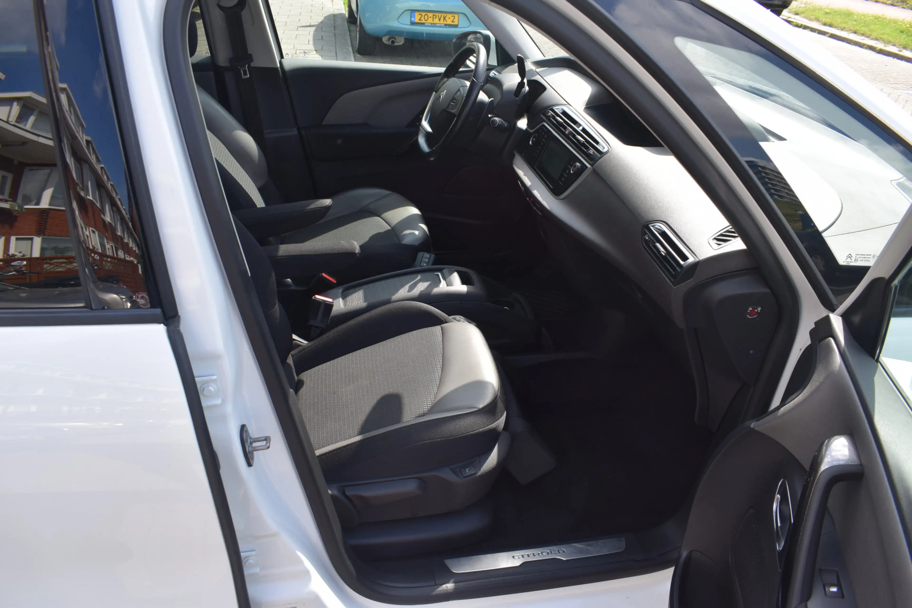 Citroen Grand C4 Picasso 1.2 PureTech Shine automaat 7 persoons — photo 27
